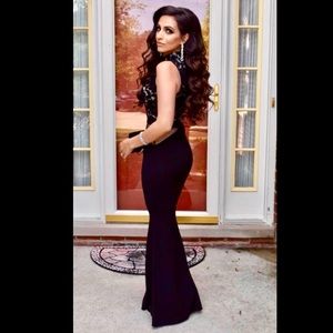 Balck Lace Mermaid Gown with Mesh